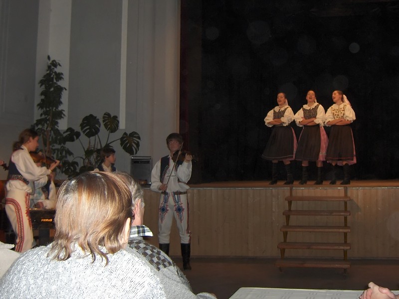 Vystúpenie folklórneho súboru Púčik 17.11.2007