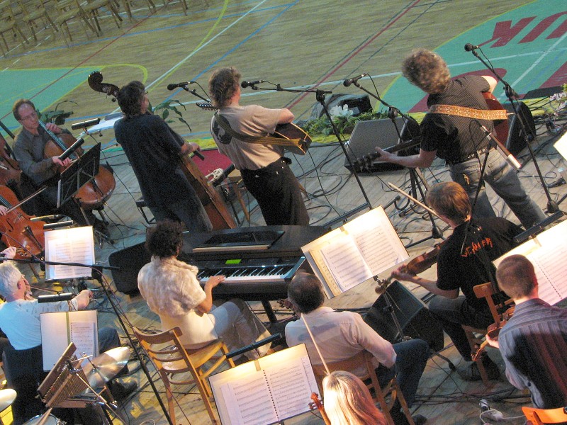 Nezmaři se zlínskou filharmonií, Hluk 26.3.2010