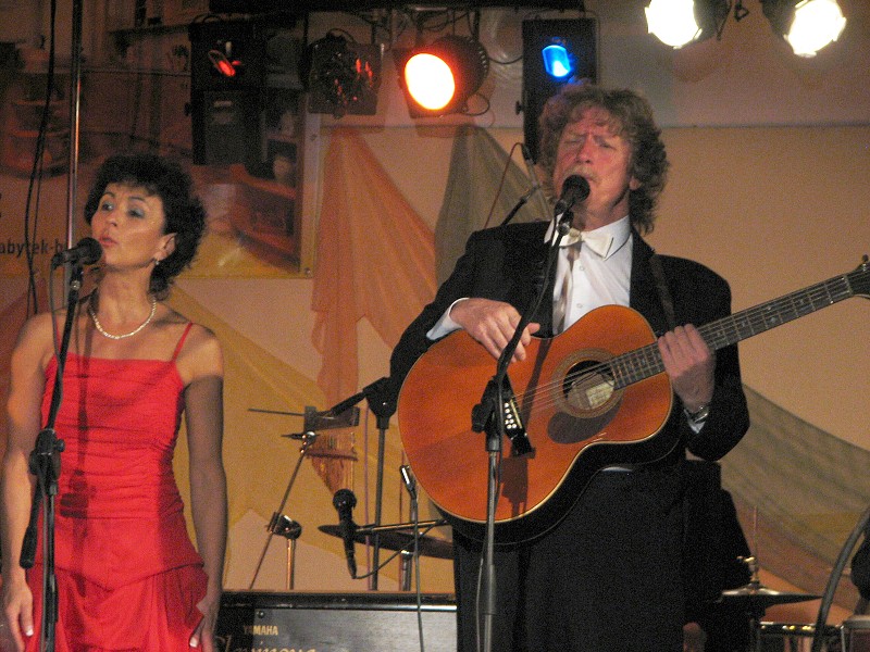 Nezmaři se zlínskou filharmonií, Hluk 26.3.2010