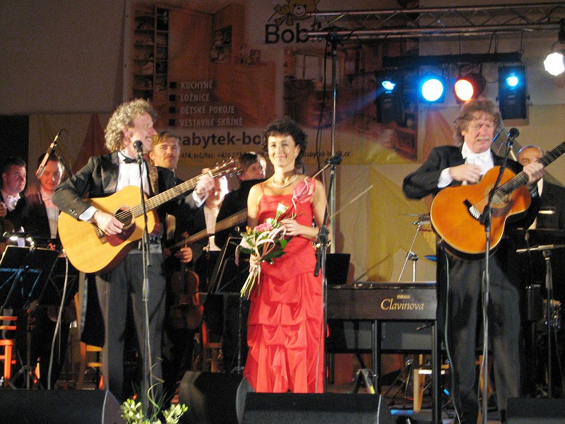 Nezmaři se zlínskou filharmonií, Hluk 26.3.2010