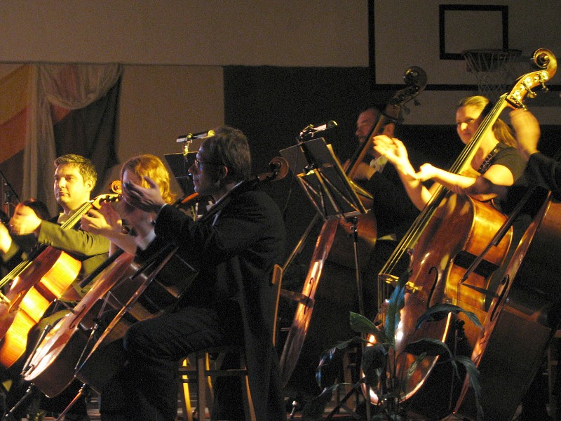 Nezmaři se zlínskou filharmonií, Hluk 26.3.2010