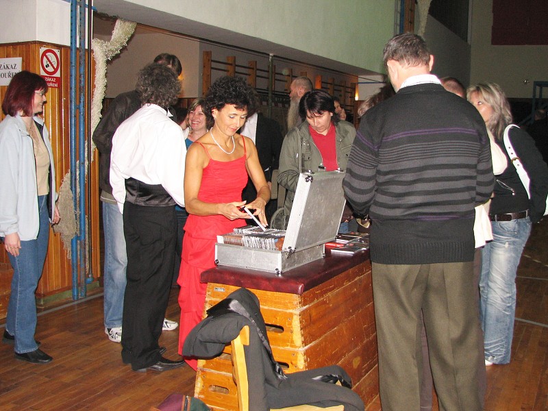 Nezmaři se zlínskou filharmonií, Hluk 26.3.2010