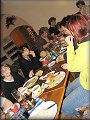 Postupným přidáváním stolů jsme se vešli všichni  20100326hluk48.JPG 