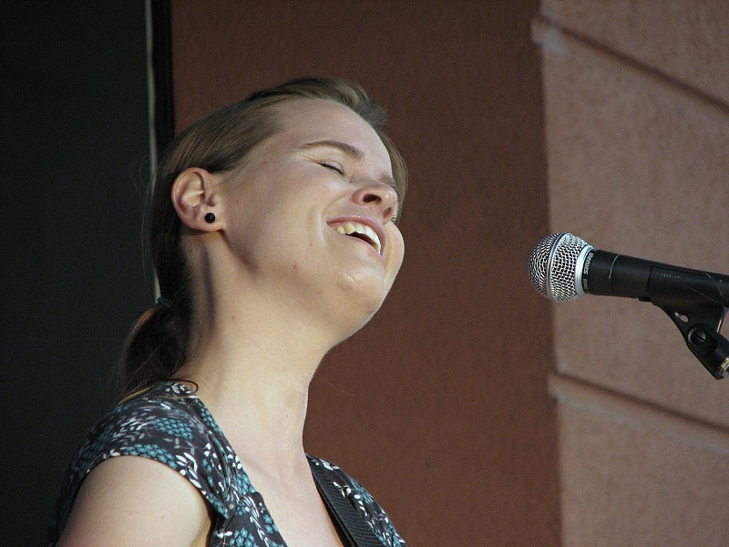 Žofka Kabelková u DK Akord, 19.7.2012