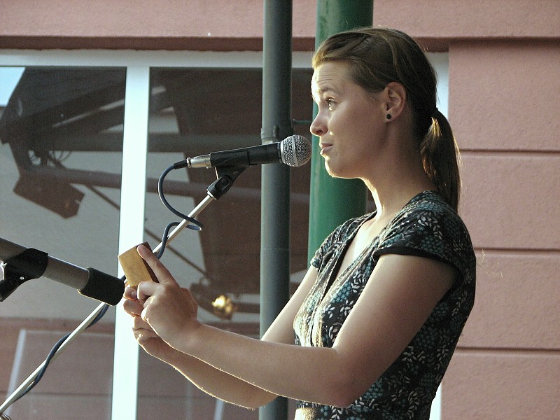 Žofka Kabelková u DK Akord, 19.7.2012